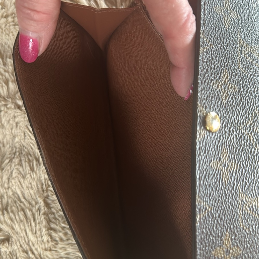 Wallet - Picture 9 of 11